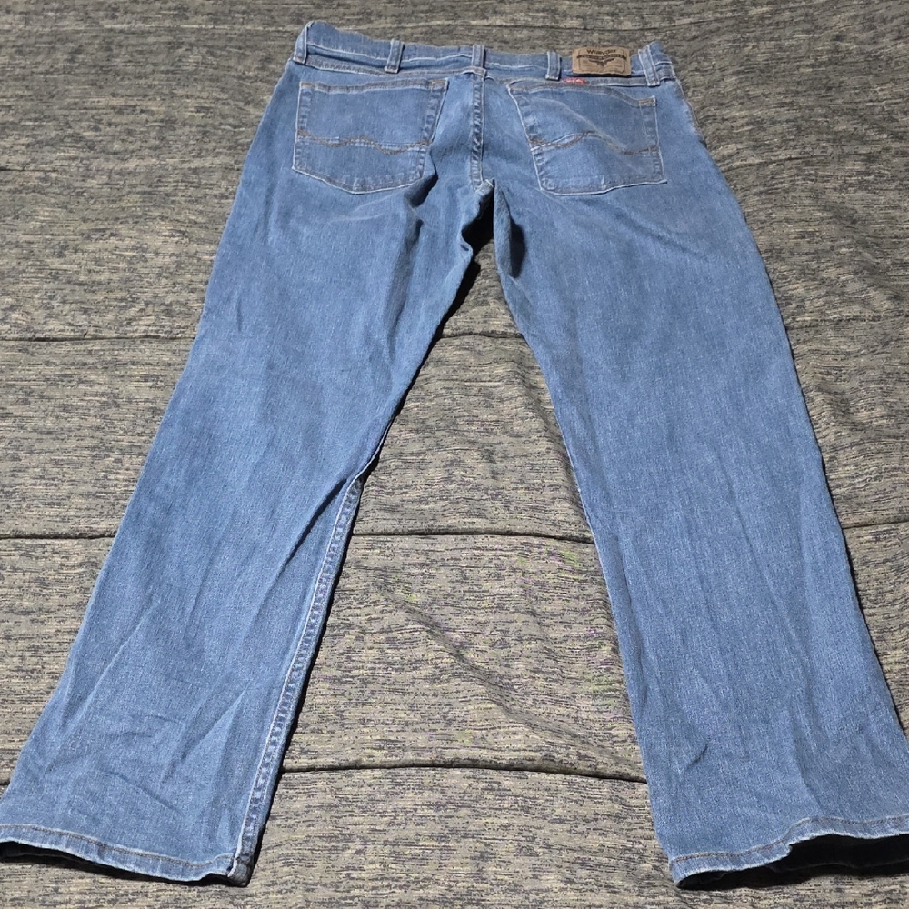 NWOT Wrangler Straight Fit Men's Jeans size 34x30